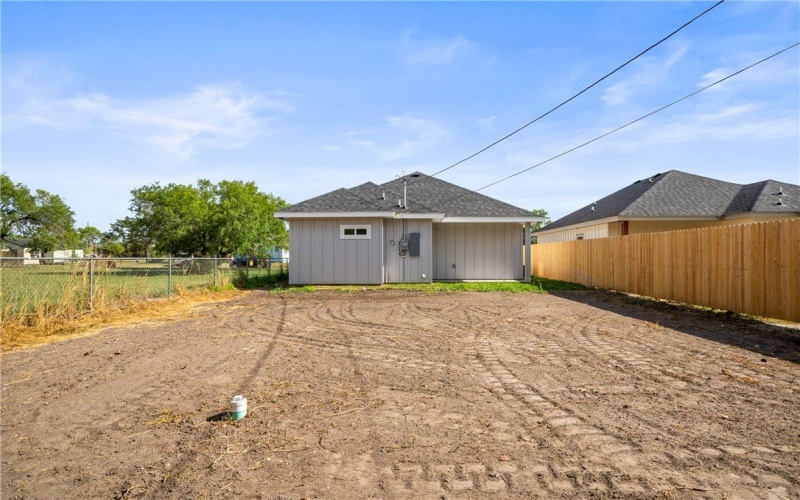 509 W Ragland Avenue, Kingsville, TX 78363, 3 Bedrooms Bedrooms, ,2 BathroomsBathrooms,Residential,For Sale,509 W Ragland Avenue,0,467403