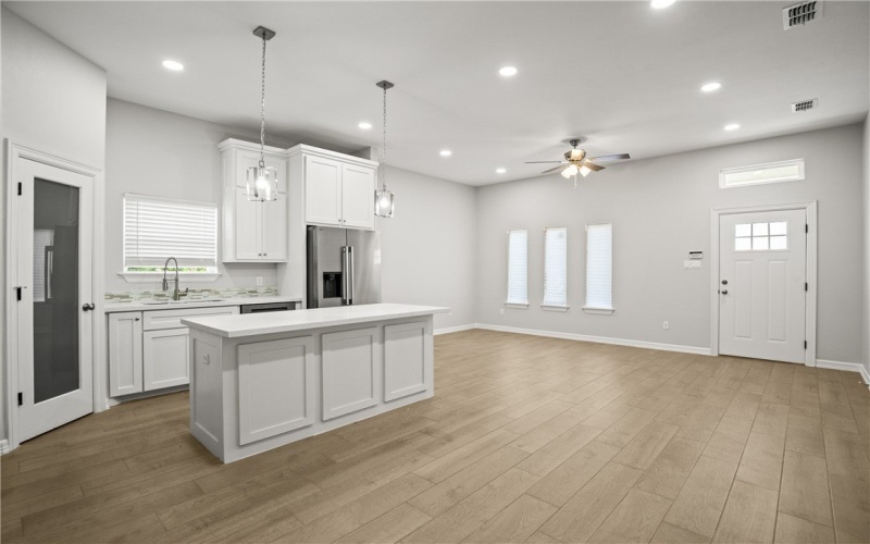 509 W Ragland Avenue, Kingsville, TX 78363, 3 Bedrooms Bedrooms, ,2 BathroomsBathrooms,Residential,For Sale,509 W Ragland Avenue,0,467403