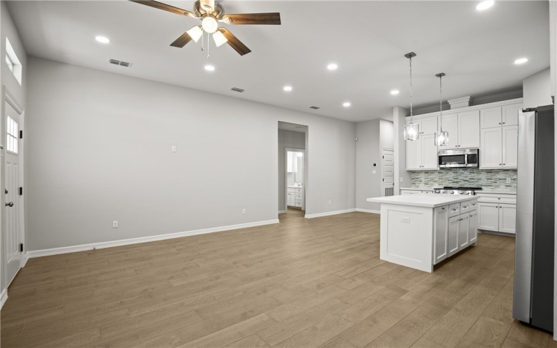 509 W Ragland Avenue, Kingsville, TX 78363, 3 Bedrooms Bedrooms, ,2 BathroomsBathrooms,Residential,For Sale,509 W Ragland Avenue,0,467403