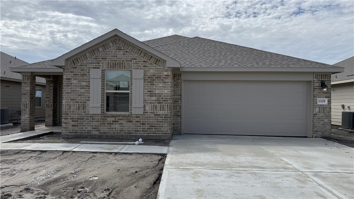 1329 Remys Street, Corpus Christi, TX 78415, 3 Habitaciones Habitaciones , ,2 BañosBaños,Residential,En Venta,1329 Remys Street,0,467445