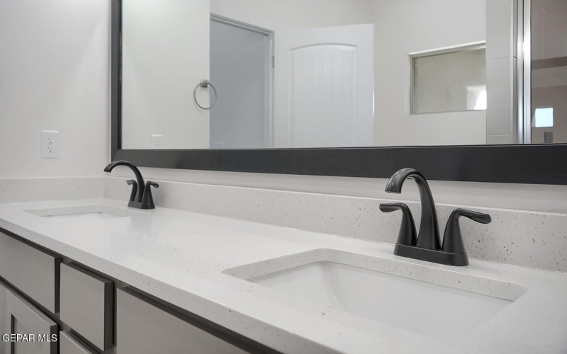 13841 CENTRO VISTA Avenue, Horizon City, TX 79928, 3 Bedrooms Bedrooms, ,2 BathroomsBathrooms,Residential,For Sale,13841 CENTRO VISTA Avenue,0,933285