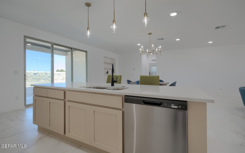 13833 Centro Vista Avenue, Horizon City, TX 79928, 3 Bedrooms Bedrooms, ,2 BathroomsBathrooms,Residential,For Sale,13833 Centro Vista Avenue,0,933286