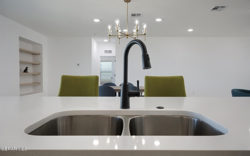 13833 Centro Vista Avenue, Horizon City, TX 79928, 3 Bedrooms Bedrooms, ,2 BathroomsBathrooms,Residential,For Sale,13833 Centro Vista Avenue,0,933286