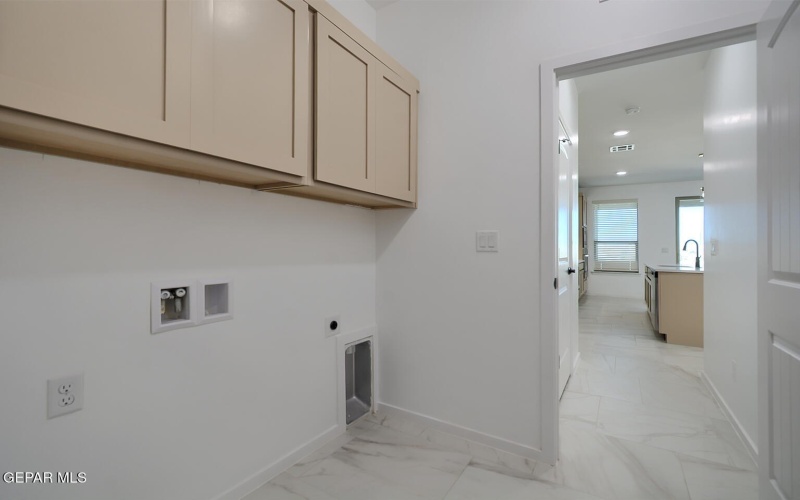 13833 Centro Vista Avenue, Horizon City, TX 79928, 3 Bedrooms Bedrooms, ,2 BathroomsBathrooms,Residential,For Sale,13833 Centro Vista Avenue,0,933286