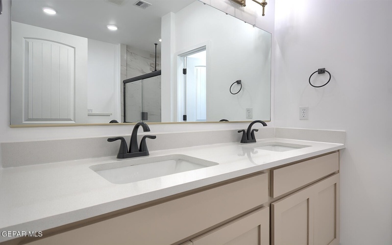 13833 Centro Vista Avenue, Horizon City, TX 79928, 3 Bedrooms Bedrooms, ,2 BathroomsBathrooms,Residential,For Sale,13833 Centro Vista Avenue,0,933286