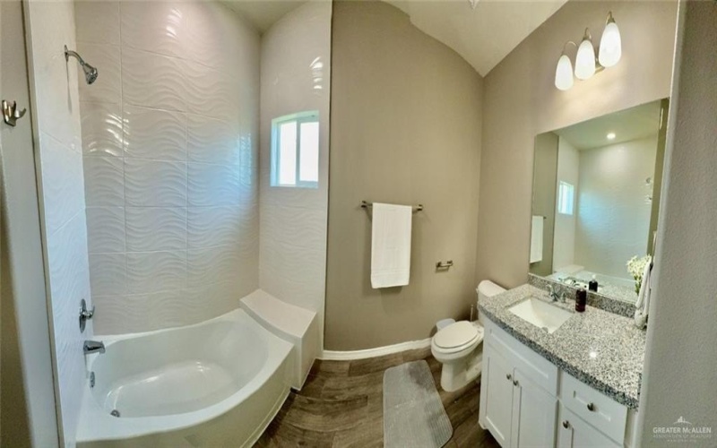 802 E Starr Street, Mercedes, TX 78570, ,Residential Multi Family,For Sale,802 E Starr Street,0,484004