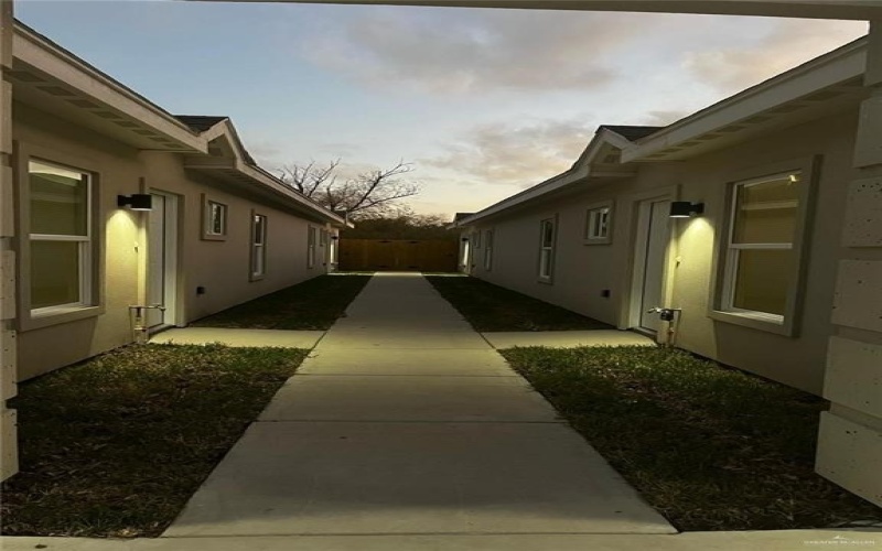 806 E Starr Street, Mercedes, TX 78570, ,Residential Multi Family,For Sale,806 E Starr Street,0,484005