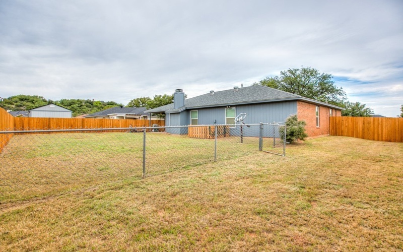 5829 Davenport Dr, San Angelo, TX 76901, 3 Bedrooms Bedrooms, ,2 BathroomsBathrooms,Residential,For Sale,5829 Davenport Dr,0,129667