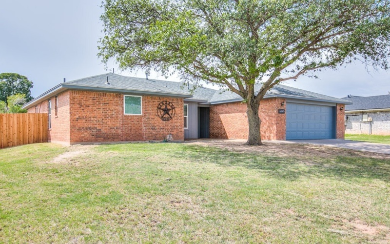 5829 Davenport Dr, San Angelo, TX 76901, 3 Bedrooms Bedrooms, ,2 BathroomsBathrooms,Residential,For Sale,5829 Davenport Dr,0,129667