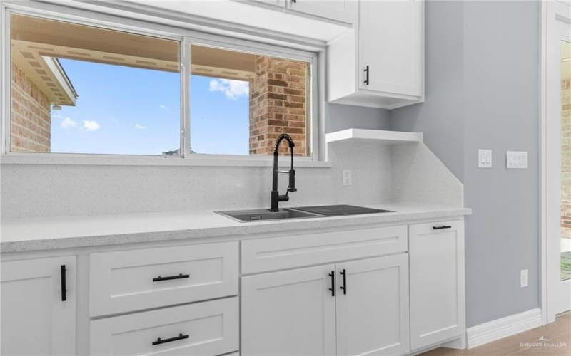 4521 N Central Avenue, Brownsville, TX 78526, 4 Bedrooms Bedrooms, ,5 BathroomsBathrooms,Residential,For Sale,4521 N Central Avenue,465384