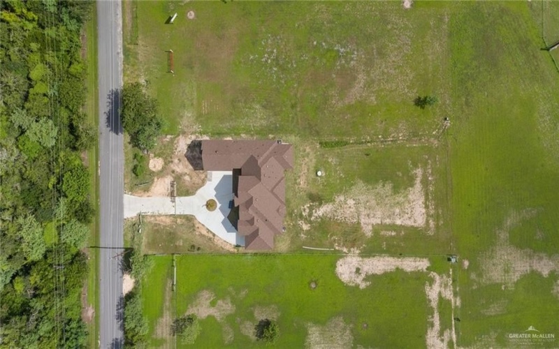 4521 N Central Avenue, Brownsville, TX 78526, 4 Bedrooms Bedrooms, ,5 BathroomsBathrooms,Residential,For Sale,4521 N Central Avenue,465384