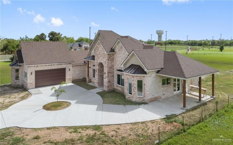 4521 N Central Avenue, Brownsville, TX 78526, 4 Bedrooms Bedrooms, ,5 BathroomsBathrooms,Residential,For Sale,4521 N Central Avenue,465384