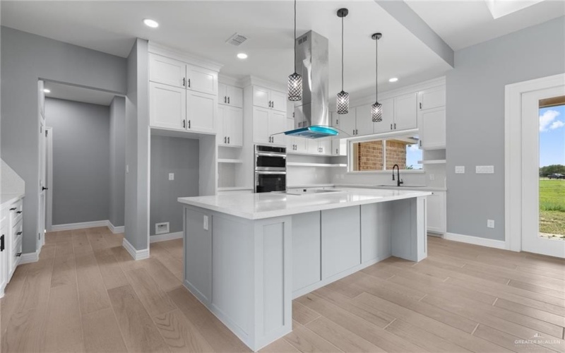 4521 N Central Avenue, Brownsville, TX 78526, 4 Bedrooms Bedrooms, ,5 BathroomsBathrooms,Residential,For Sale,4521 N Central Avenue,465384