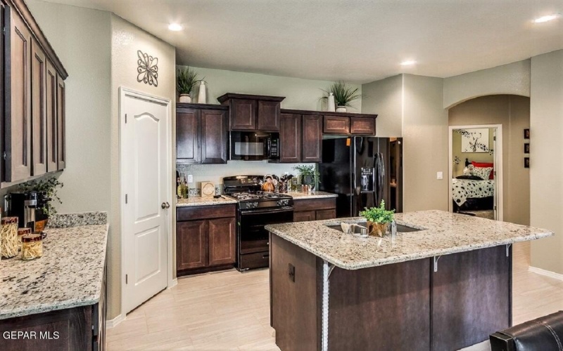 15129 Resolve Drive, El Paso, TX 79938, 4 Habitaciones Habitaciones , ,1 BañoBaños,Residential,En Venta,15129 Resolve Drive,0,933339