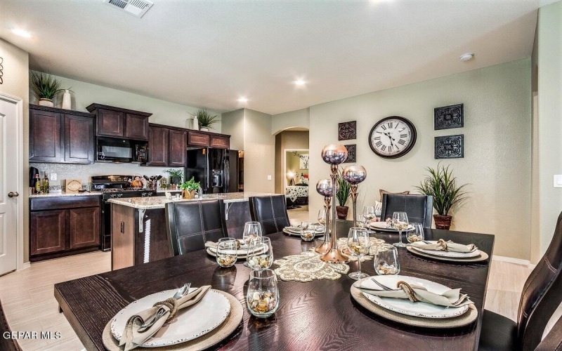 15129 Resolve Drive, El Paso, TX 79938, 4 Habitaciones Habitaciones , ,1 BañoBaños,Residential,En Venta,15129 Resolve Drive,0,933339