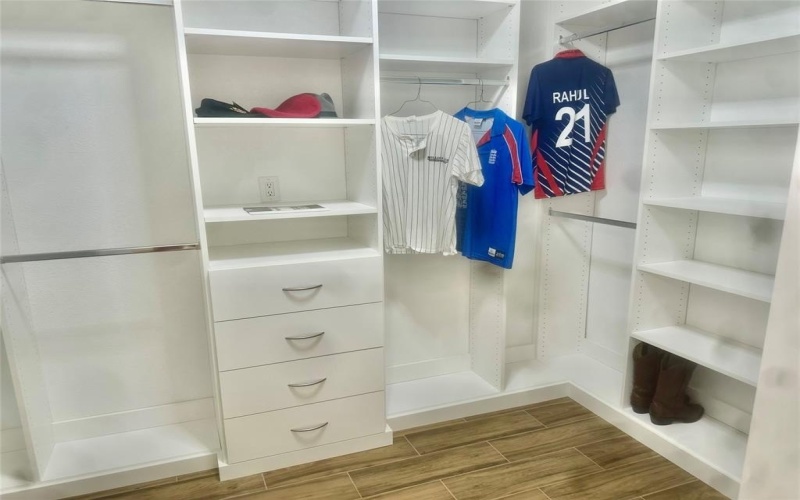 1305 Berkeley Court, Plano, TX 75023, 3 Bedrooms Bedrooms, ,2 BathroomsBathrooms,Residential,For Sale,1305 Berkeley Court,0,20998997