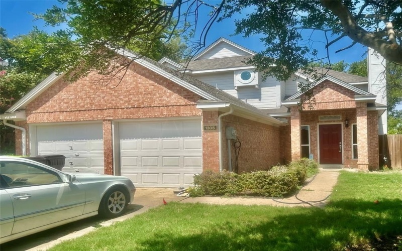 1305 Berkeley Court, Plano, TX 75023, 3 Bedrooms Bedrooms, ,2 BathroomsBathrooms,Residential,For Sale,1305 Berkeley Court,0,20998997