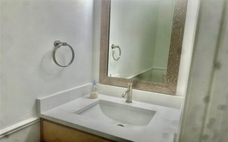 1305 Berkeley Court, Plano, TX 75023, 3 Bedrooms Bedrooms, ,2 BathroomsBathrooms,Residential,For Sale,1305 Berkeley Court,0,20998997