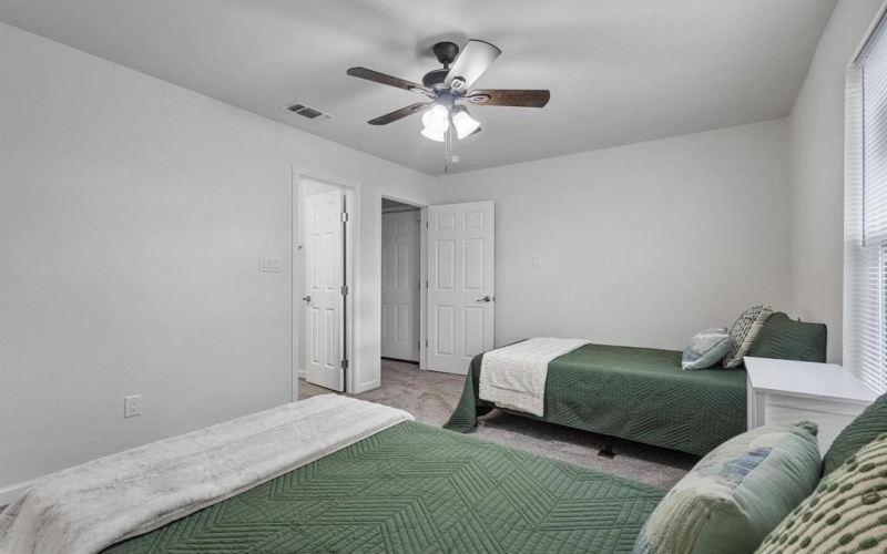 1009 N Barrett Avenue, Denison, TX 75020, 4 Bedrooms Bedrooms, ,3 BathroomsBathrooms,Residential,For Sale,1009 N Barrett Avenue,0,21088710