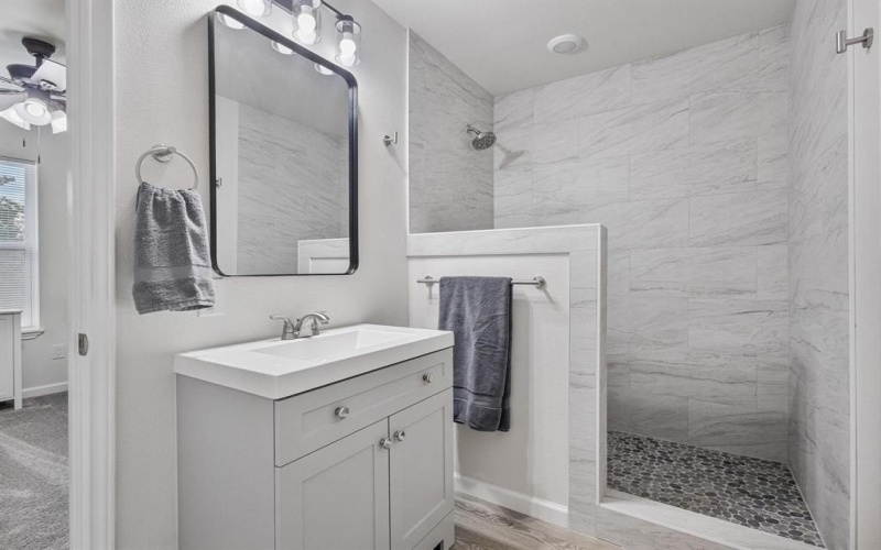 1009 N Barrett Avenue, Denison, TX 75020, 4 Bedrooms Bedrooms, ,3 BathroomsBathrooms,Residential,For Sale,1009 N Barrett Avenue,0,21088710