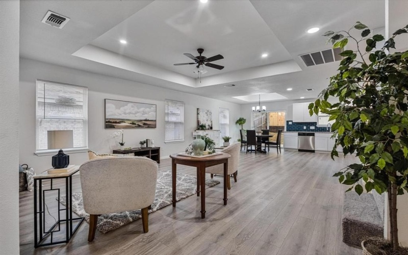 1009 N Barrett Avenue, Denison, TX 75020, 4 Bedrooms Bedrooms, ,3 BathroomsBathrooms,Residential,For Sale,1009 N Barrett Avenue,0,21088710