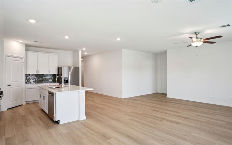 2223 Mustang Way, Seagoville, TX 75159, 4 Bedrooms Bedrooms, ,3 BathroomsBathrooms,Residential,For Sale,2223 Mustang Way,0,21099914