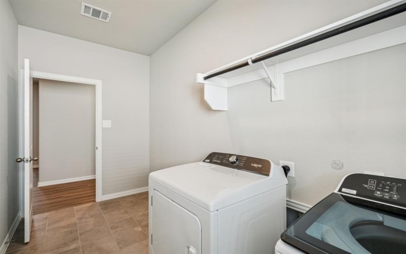 2219 Mustang Way, Seagoville, TX 75159, 4 Bedrooms Bedrooms, ,3 BathroomsBathrooms,Residential,For Sale,2219 Mustang Way,0,21099916