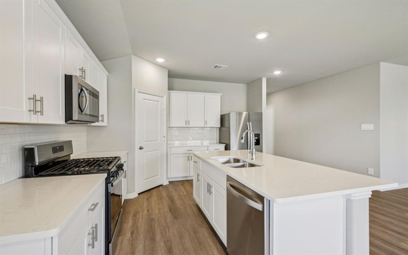 2219 Mustang Way, Seagoville, TX 75159, 4 Bedrooms Bedrooms, ,3 BathroomsBathrooms,Residential,For Sale,2219 Mustang Way,0,21099916