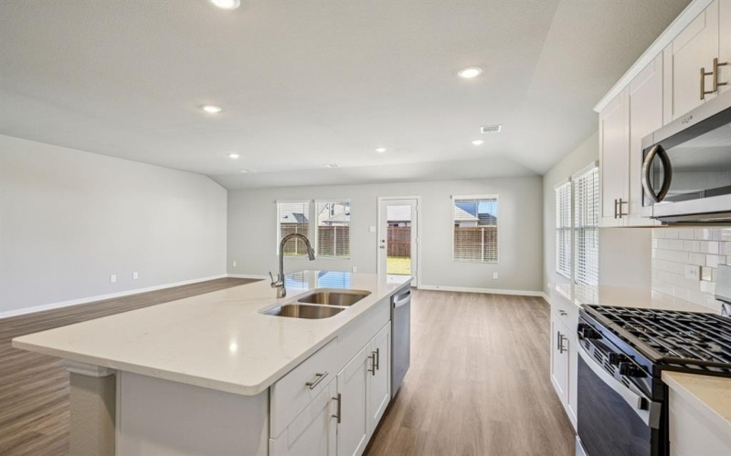 2219 Mustang Way, Seagoville, TX 75159, 4 Bedrooms Bedrooms, ,3 BathroomsBathrooms,Residential,For Sale,2219 Mustang Way,0,21099916