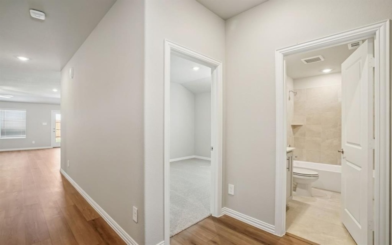 2215 Mustang Way, Seagoville, TX 75159, 3 Bedrooms Bedrooms, ,2 BathroomsBathrooms,Residential,For Sale,2215 Mustang Way,0,21099918