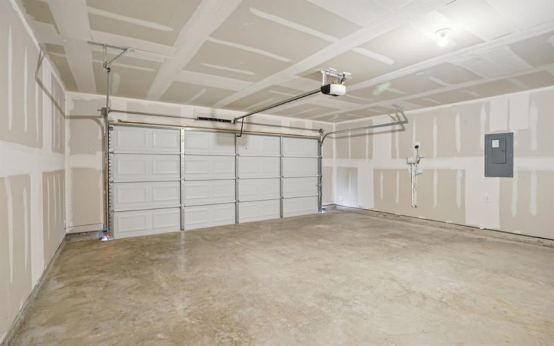 2215 Mustang Way, Seagoville, TX 75159, 3 Bedrooms Bedrooms, ,2 BathroomsBathrooms,Residential,For Sale,2215 Mustang Way,0,21099918