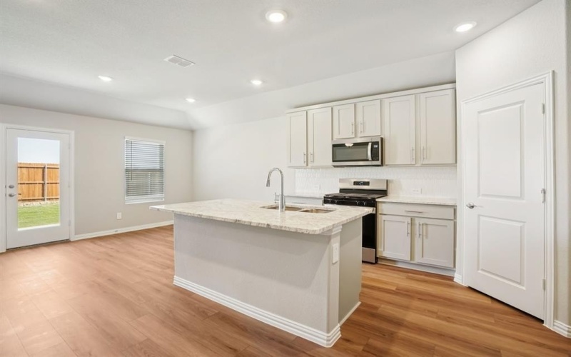 2215 Mustang Way, Seagoville, TX 75159, 3 Bedrooms Bedrooms, ,2 BathroomsBathrooms,Residential,For Sale,2215 Mustang Way,0,21099918