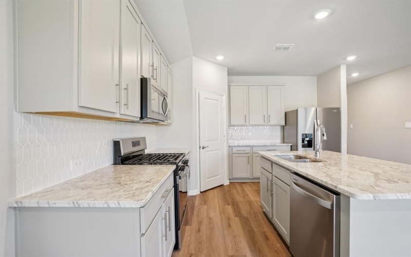 2215 Mustang Way, Seagoville, TX 75159, 3 Bedrooms Bedrooms, ,2 BathroomsBathrooms,Residential,For Sale,2215 Mustang Way,0,21099918