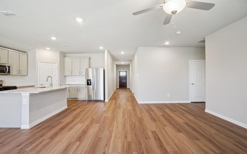 2215 Mustang Way, Seagoville, TX 75159, 3 Bedrooms Bedrooms, ,2 BathroomsBathrooms,Residential,For Sale,2215 Mustang Way,0,21099918