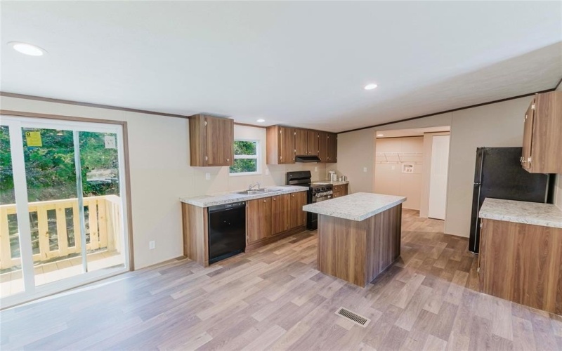 424 Brazos Mountain Drive, Weatherford, TX 76087, 4 Bedrooms Bedrooms, ,2 BathroomsBathrooms,Residential,For Sale,424 Brazos Mountain Drive,0,21106029