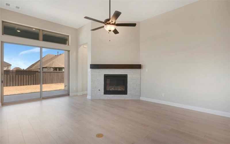 3760 Bermuda Grass Way, Grand Prairie, TX 76084, 4 Habitaciones Habitaciones , ,2 BañosBaños,Residential,En Venta,3760 Bermuda Grass Way,0,21106149