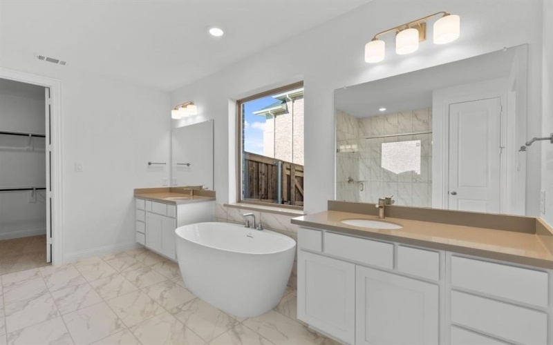 2416 Judith Drive, Rockwall, TX 75087, 5 Habitaciones Habitaciones , ,5 BañosBaños,Residential,En Venta,2416 Judith Drive,0,21106261