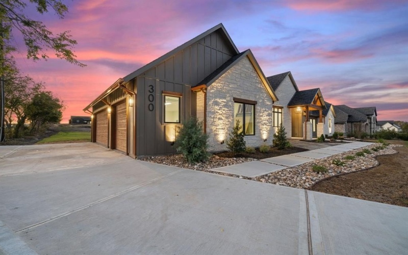 300 Ryker Lane, Gunter, TX 75058, 4 Bedrooms Bedrooms, ,5 BathroomsBathrooms,Residential,For Sale,300 Ryker Lane,0,21106291