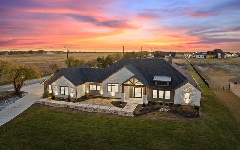 300 Ryker Lane, Gunter, TX 75058, 4 Bedrooms Bedrooms, ,5 BathroomsBathrooms,Residential,For Sale,300 Ryker Lane,0,21106291