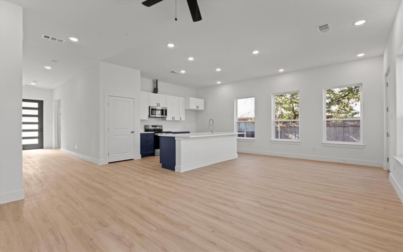 919 W Day Street, Denison, TX 75020, 3 Habitaciones Habitaciones , ,2 BañosBaños,Residential,En Venta,919 W Day Street,0,21105124