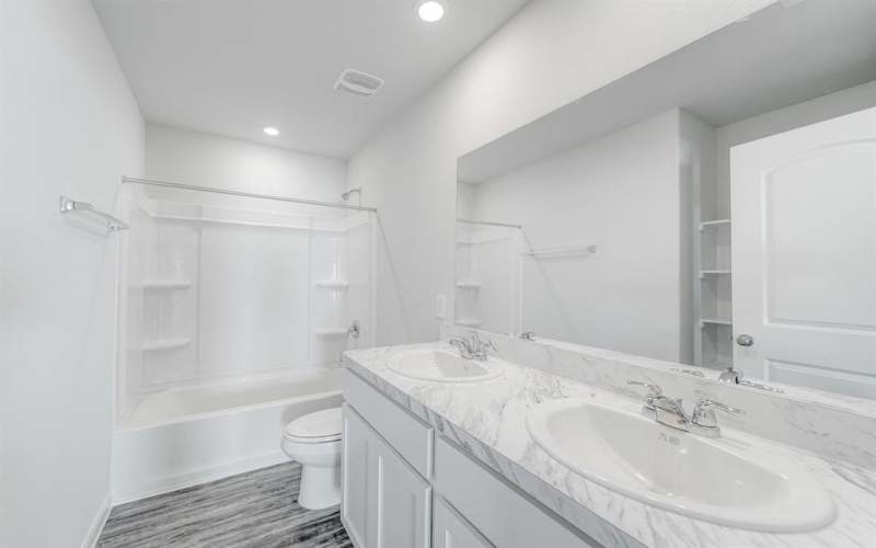 216 Arbor, Granbury, TX 76048, 5 Bedrooms Bedrooms, ,2 BathroomsBathrooms,Residential,For Sale,216 Arbor,0,21105510