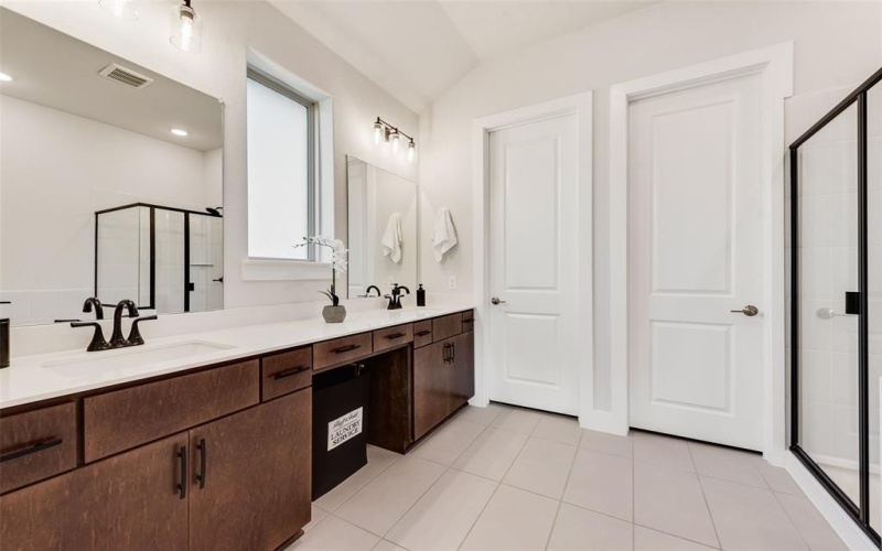 2710 Prairie Willow Lane, Mansfield, TX 76063, 3 Bedrooms Bedrooms, ,2 BathroomsBathrooms,Residential,For Sale,2710 Prairie Willow Lane,0,21105557