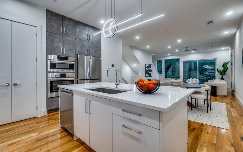 4109 N Reserve Lane, Addison, TX 75001, 3 Habitaciones Habitaciones , ,3 BañosBaños,Residential,En Venta,4109 N Reserve Lane,0,21105679