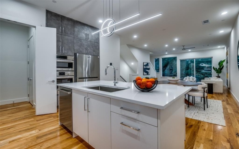 4109 N Reserve Lane, Addison, TX 75001, 3 Habitaciones Habitaciones , ,3 BañosBaños,Residential,En Venta,4109 N Reserve Lane,0,21105679