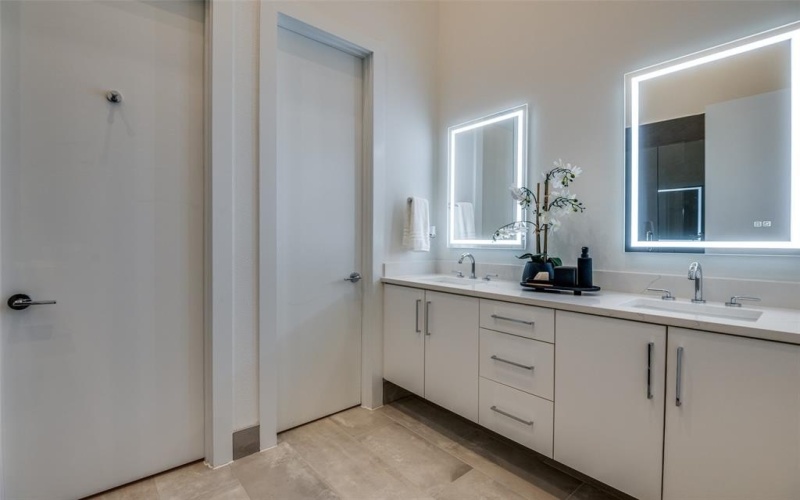 4109 N Reserve Lane, Addison, TX 75001, 3 Habitaciones Habitaciones , ,3 BañosBaños,Residential,En Venta,4109 N Reserve Lane,0,21105679