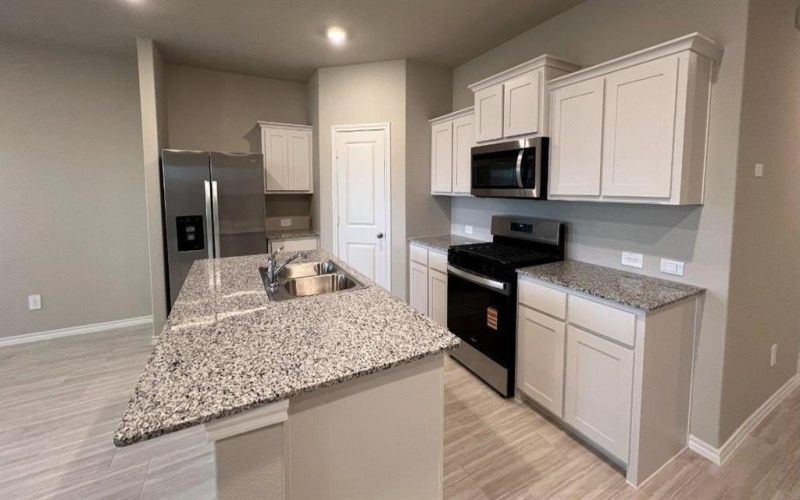 905 INGALLS PARK Lane, Fort Worth, TX 76131, 4 Habitaciones Habitaciones , ,3 BañosBaños,Residential,En Venta,905 INGALLS PARK Lane,0,21105809