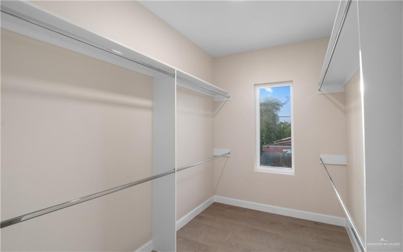 808 Bicentennial Boulevard, McAllen, TX 78501, 3 Habitaciones Habitaciones , ,2 BañosBaños,Residential,En Venta,808 Bicentennial Boulevard,0,465498