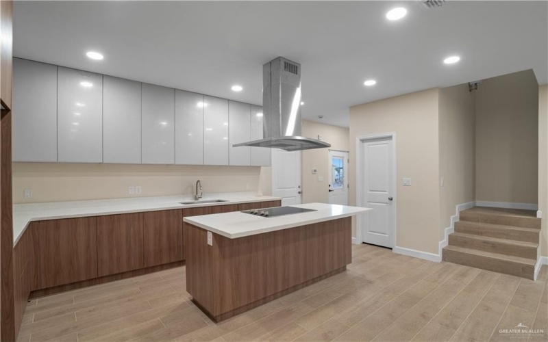 808 Bicentennial Boulevard, McAllen, TX 78501, 3 Habitaciones Habitaciones , ,2 BañosBaños,Residential,En Venta,808 Bicentennial Boulevard,0,465498