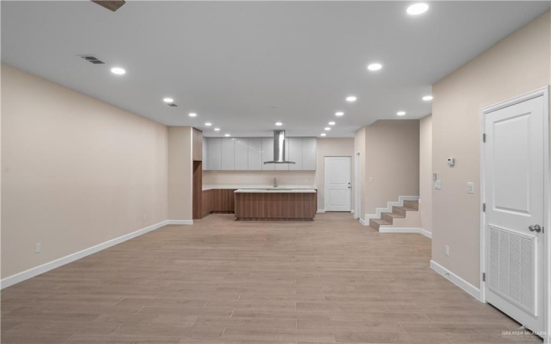 808 Bicentennial Boulevard, McAllen, TX 78501, 3 Habitaciones Habitaciones , ,2 BañosBaños,Residential,En Venta,808 Bicentennial Boulevard,0,465498