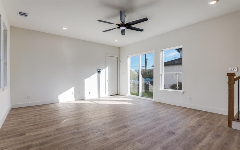 901 Sam Houston Street, Rockwall, TX 75087, 4 Habitaciones Habitaciones , ,3 BañosBaños,Residential,En Venta,901 Sam Houston Street,0,21105978